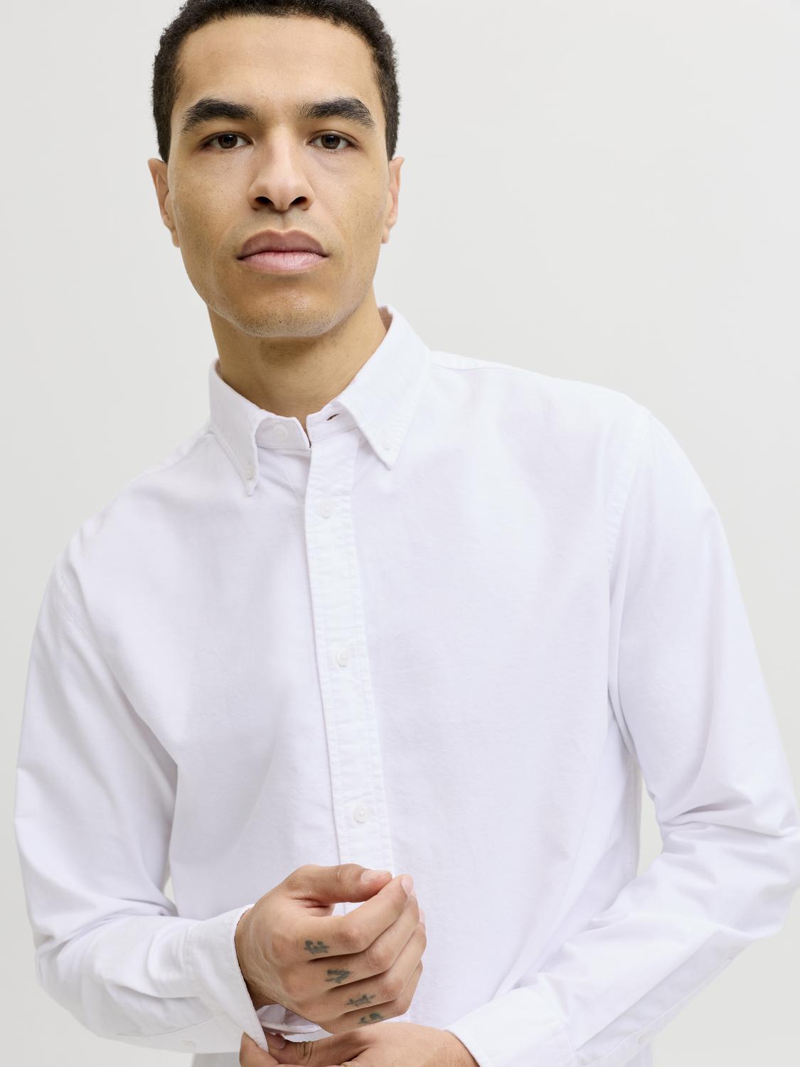model_shot-creative